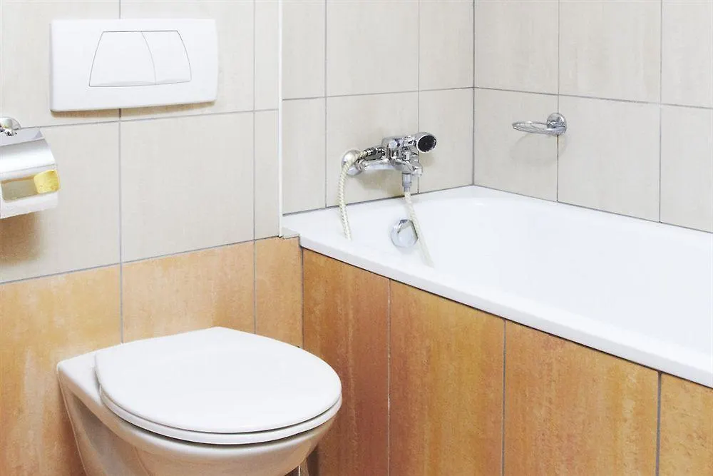 **** Отель Riverside Apartments Прага Чехия