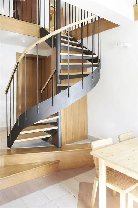 Riverside Apartments Прага Отель