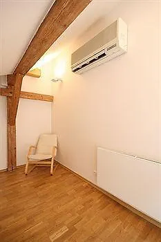 Riverside Apartments Прага 4*,