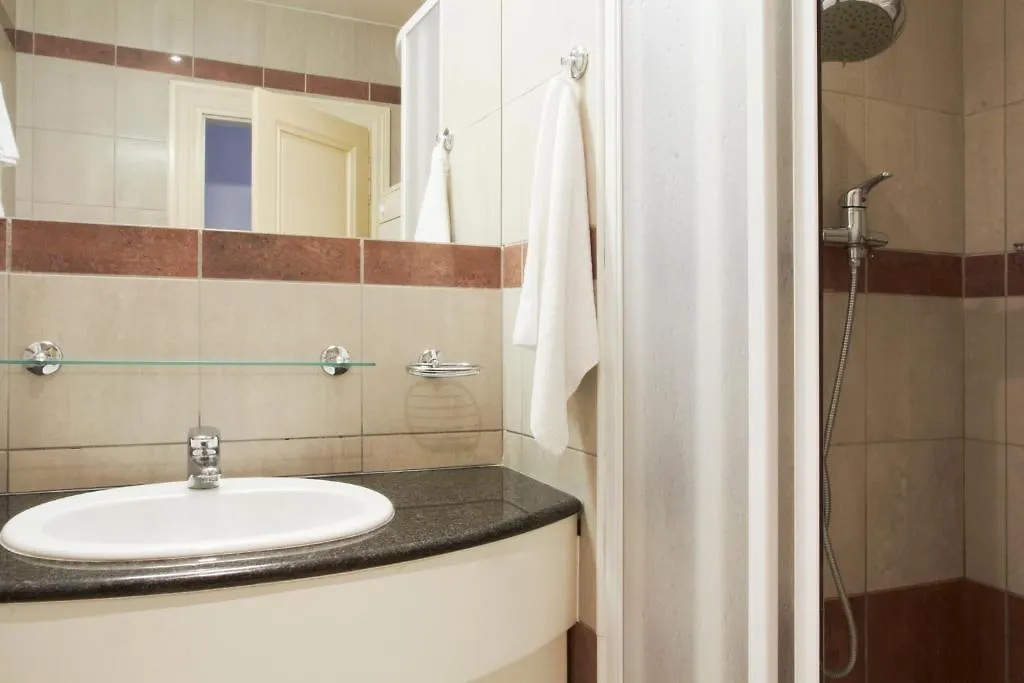Отель Riverside Apartments Прага