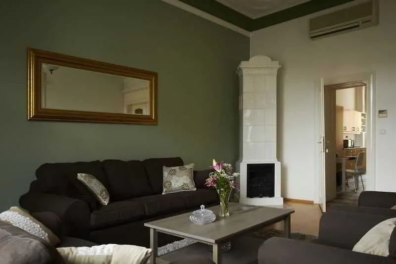 Riverside Apartments Прага Отель