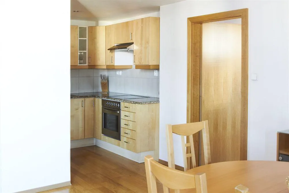 Riverside Apartments Πράγα 4*,